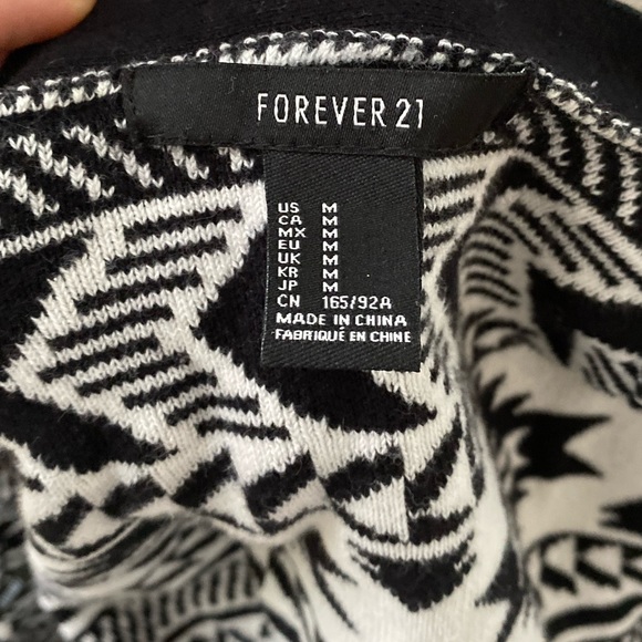 Black and white patterned cardigan - Picture 2 of 2